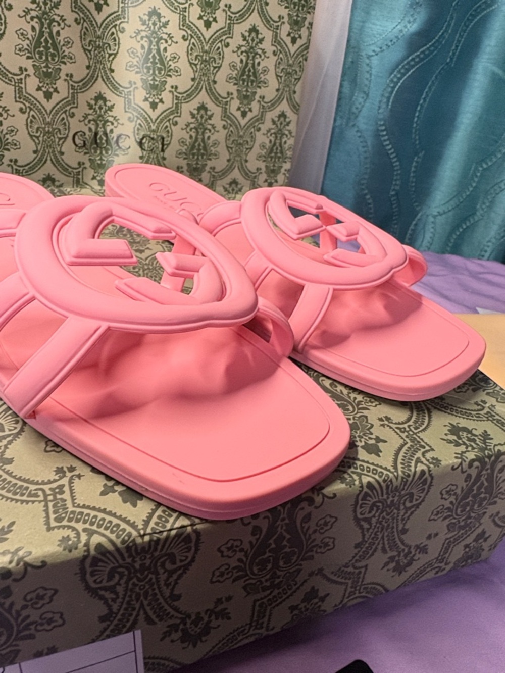 Gucci Pink Interlocking G Slide Sandals - Picture 4 of 5